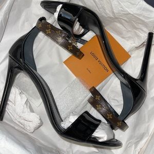 AUTHENTIC LOUIS VUITTON CALL BACK SANDAL SZ 39